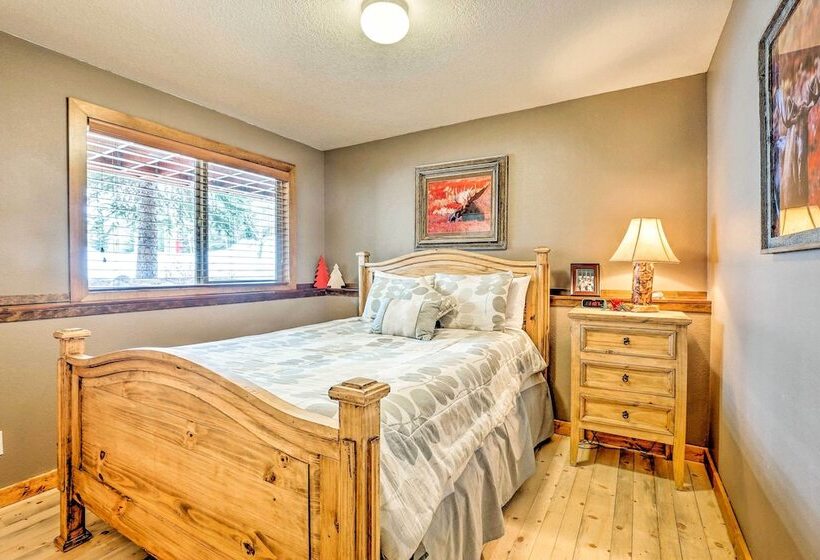 Silverthorne Home W/ Views: Walk To Trails!