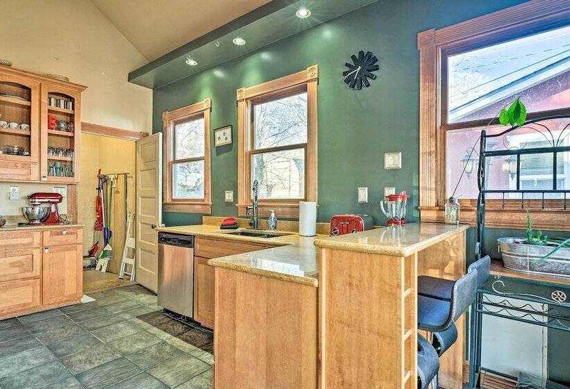 Colorado Springs Dwelling, Walk To Downtown!