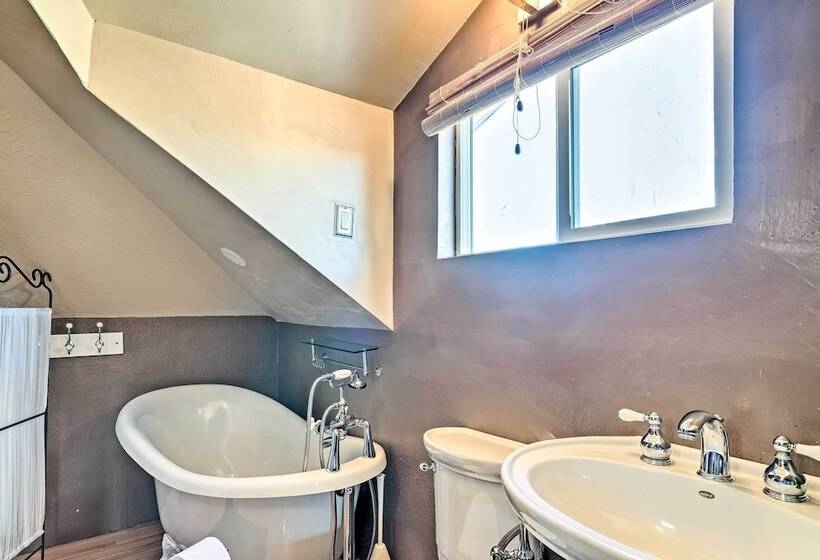 Colorado Springs Dwelling, Walk To Downtown!