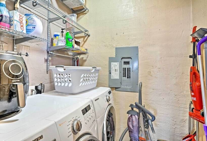 Colorado Springs Dwelling, Walk To Downtown!