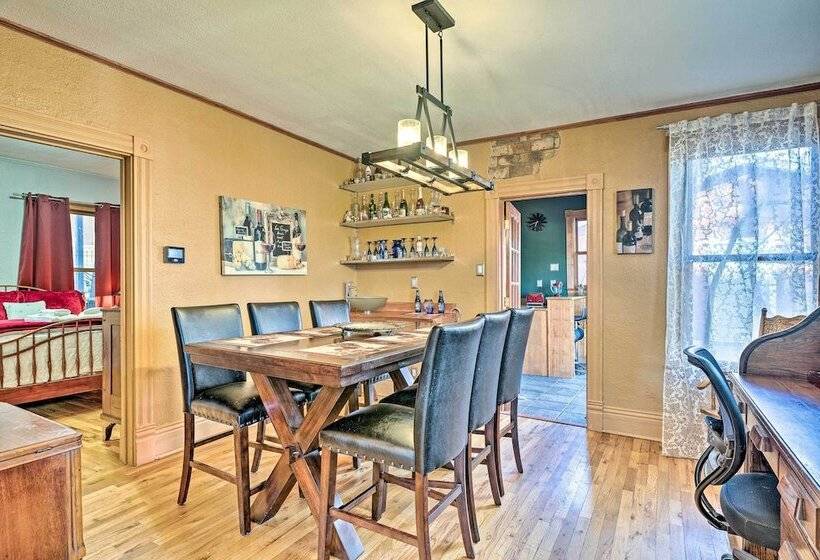 Colorado Springs Dwelling, Walk To Downtown!