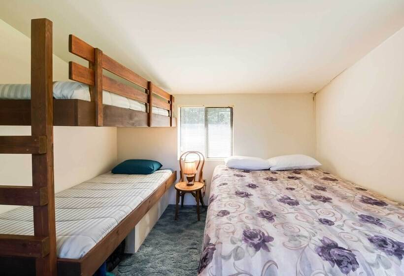 Conconully Cabin On 42 Private Acres Near Hiking!