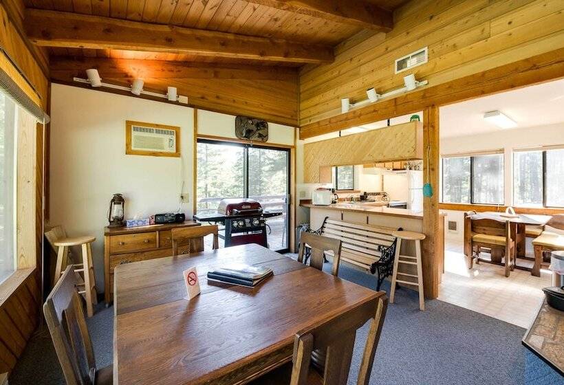 Conconully Cabin On 42 Private Acres Near Hiking!