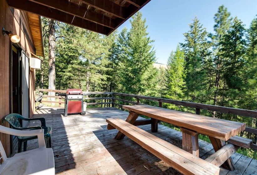 Conconully Cabin On 42 Private Acres Near Hiking!