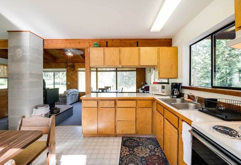 Conconully Cabin On 42 Private Acres Near Hiking!