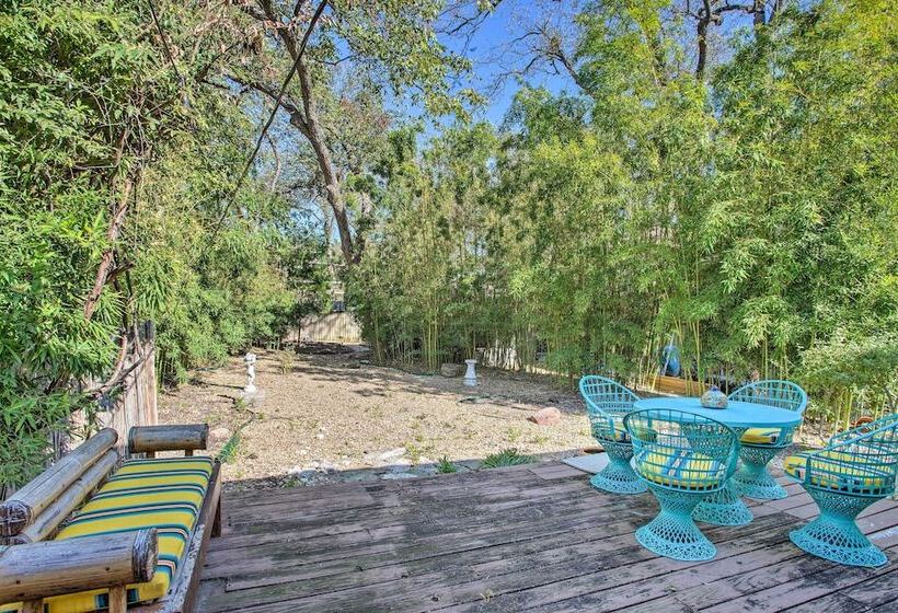 Dallas Couples Retreat: Walk To Lower Greenville!