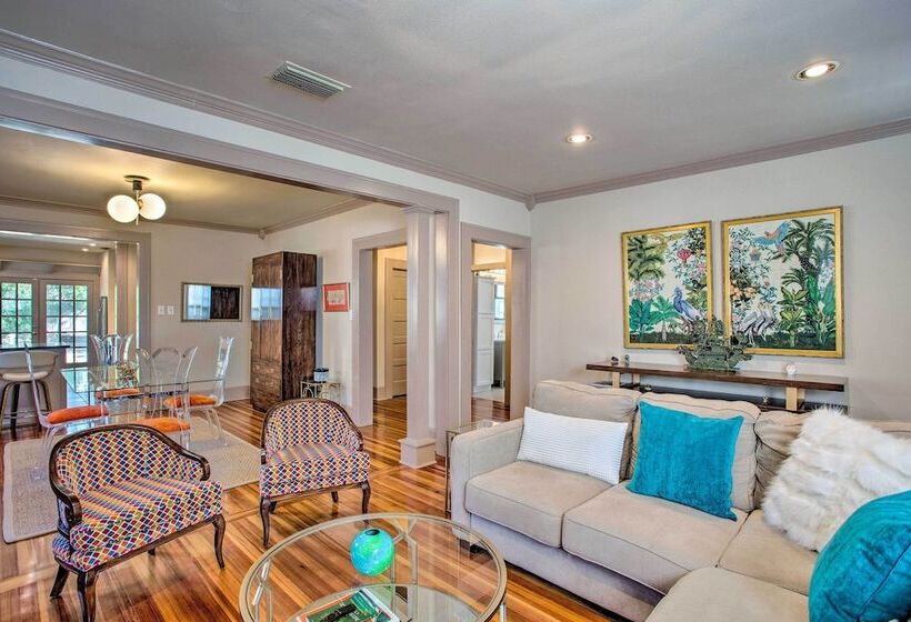 Dallas Couples Retreat: Walk To Lower Greenville!