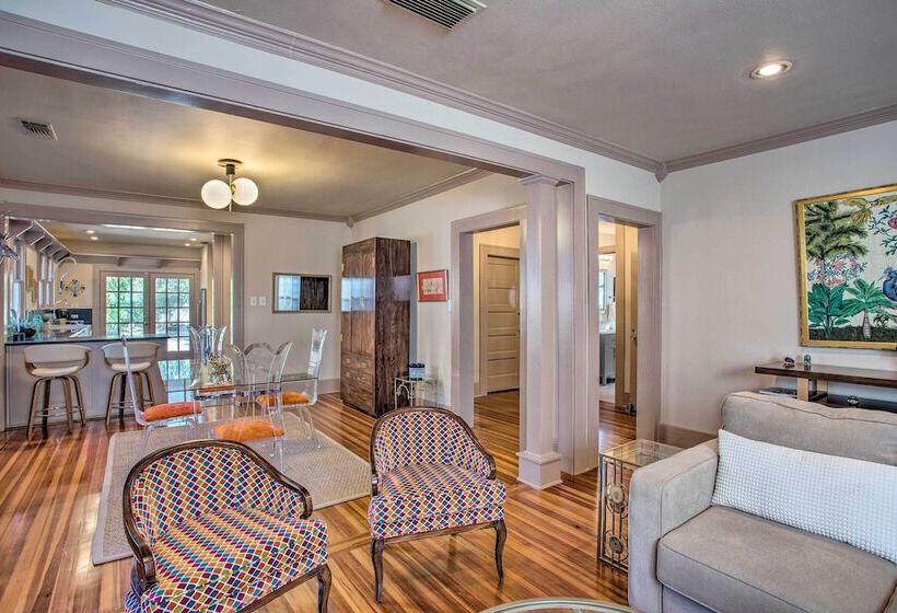 Dallas Couples Retreat: Walk To Lower Greenville!