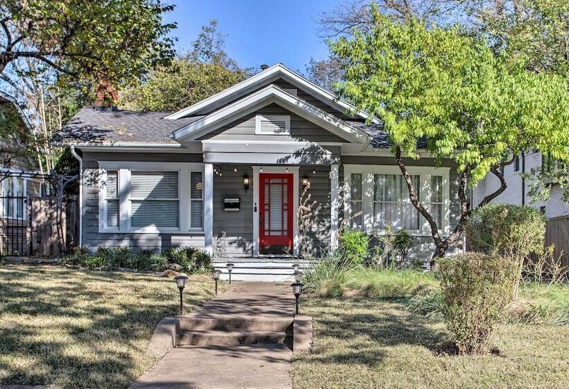 Dallas Couples Retreat: Walk To Lower Greenville!