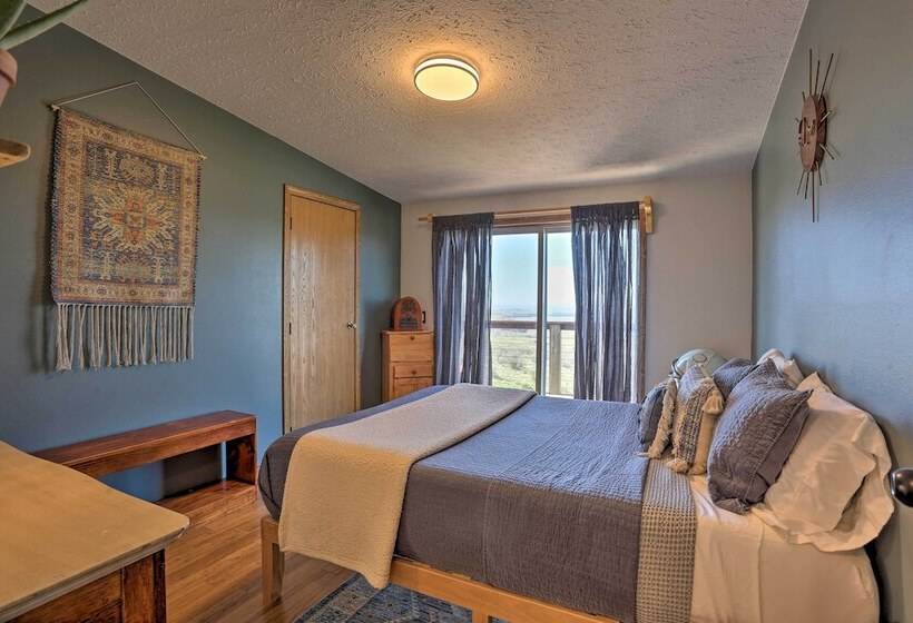 Cozy Black Hills Home On 13 Acres W/ Deck & Views!