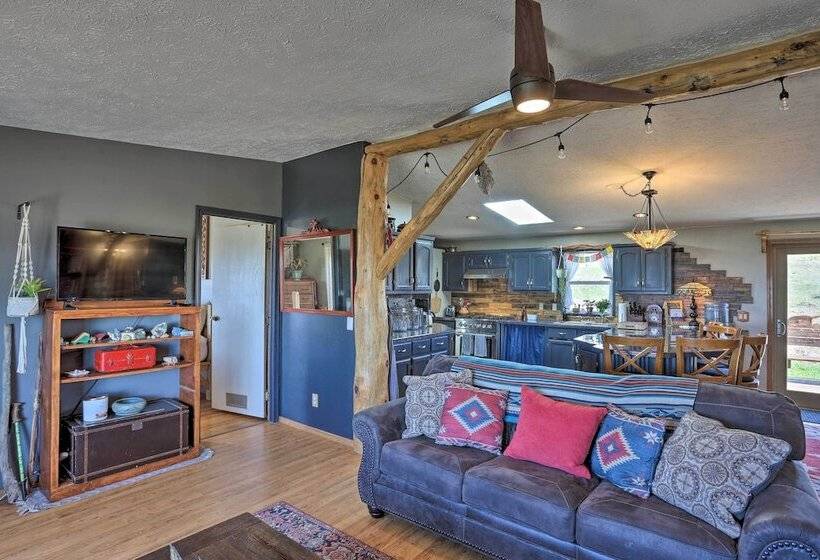 Cozy Black Hills Home On 13 Acres W/ Deck & Views!