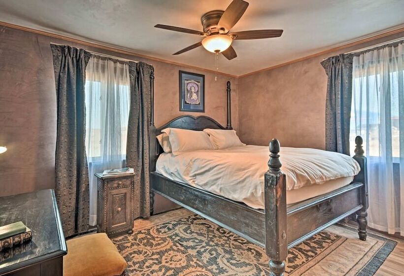 Cozy  Blue Adobe  W/ Steam Room 2 Mi. From Taos!