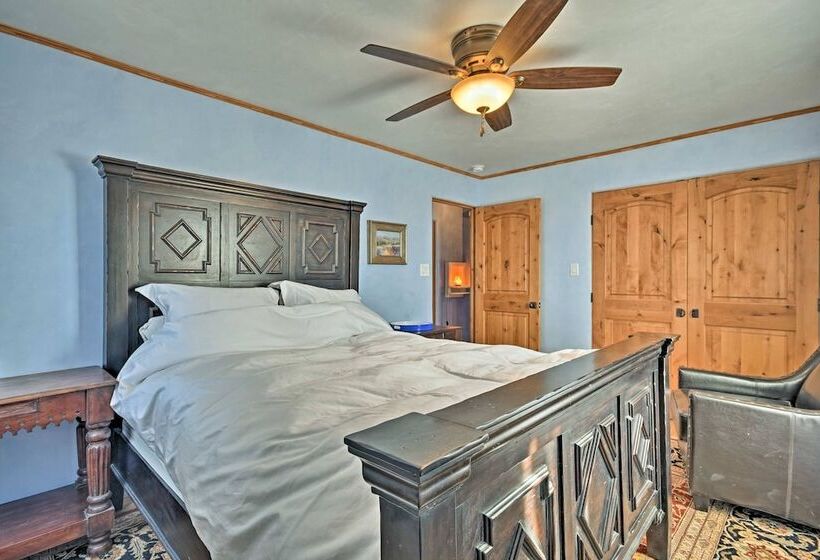 Cozy  Blue Adobe  W/ Steam Room 2 Mi. From Taos!