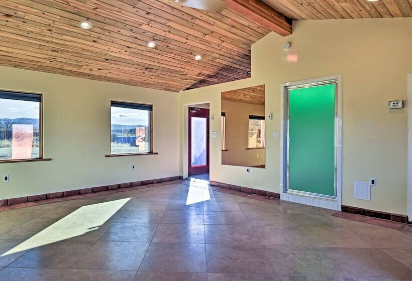 Cozy  Blue Adobe  W/ Steam Room 2 Mi. From Taos!