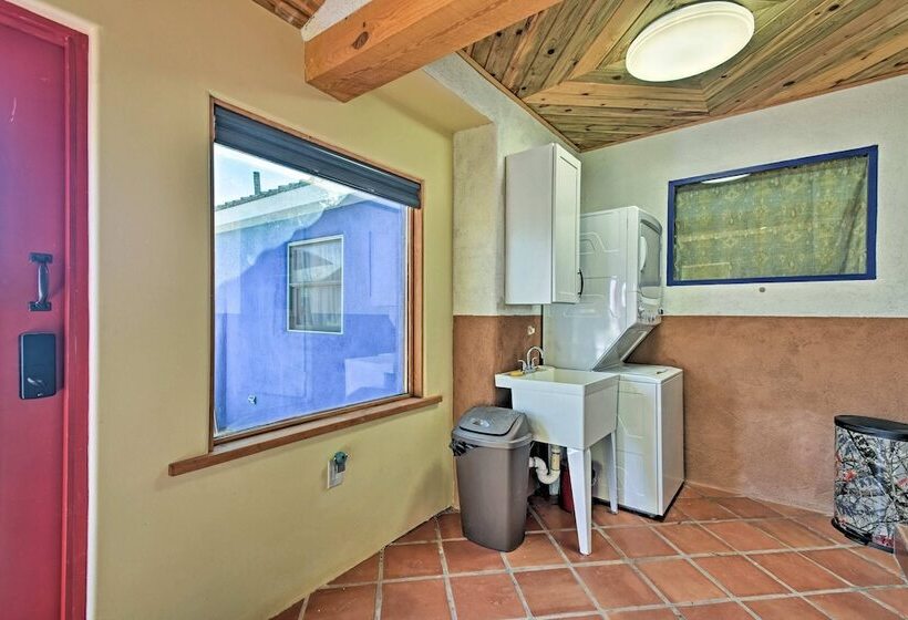 Cozy  Blue Adobe  W/ Steam Room 2 Mi. From Taos!