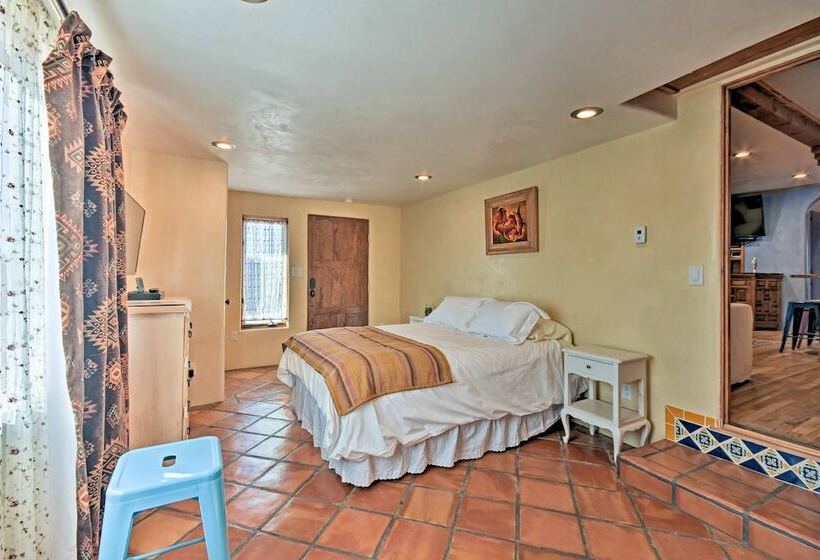Cozy  Blue Adobe  W/ Steam Room 2 Mi. From Taos!