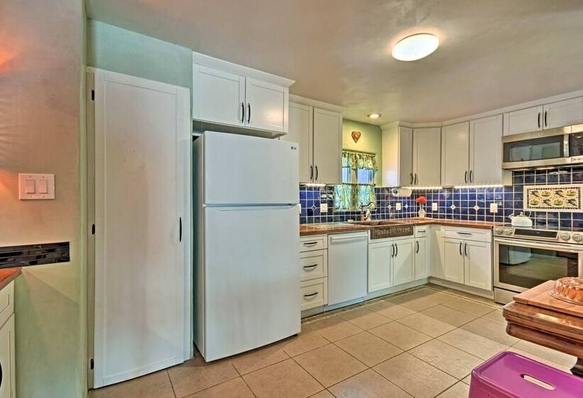 Cozy  Blue Adobe  W/ Steam Room 2 Mi. From Taos!