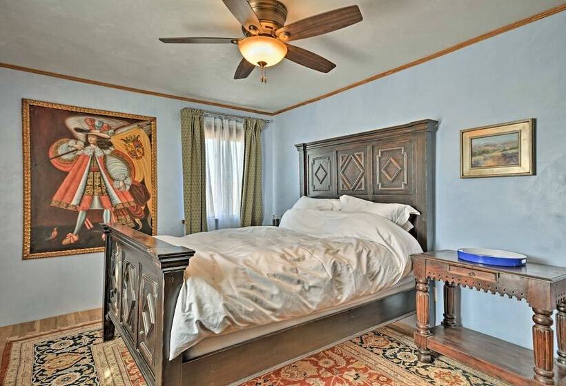 Cozy  Blue Adobe  W/ Steam Room 2 Mi. From Taos!