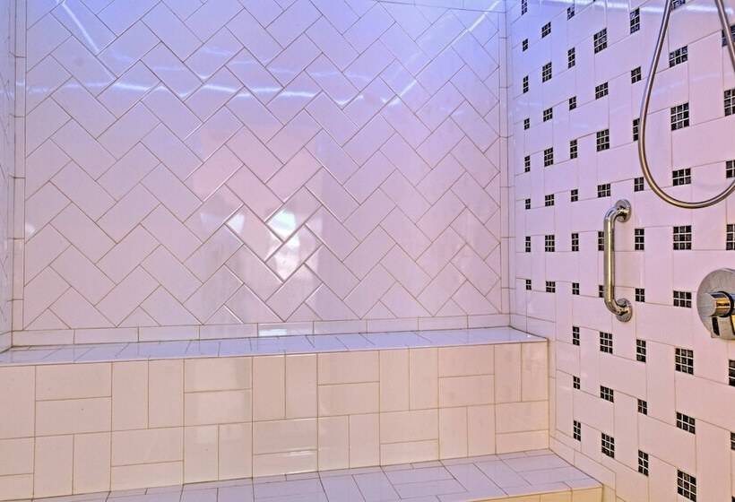 Cozy  Blue Adobe  W/ Steam Room 2 Mi. From Taos!