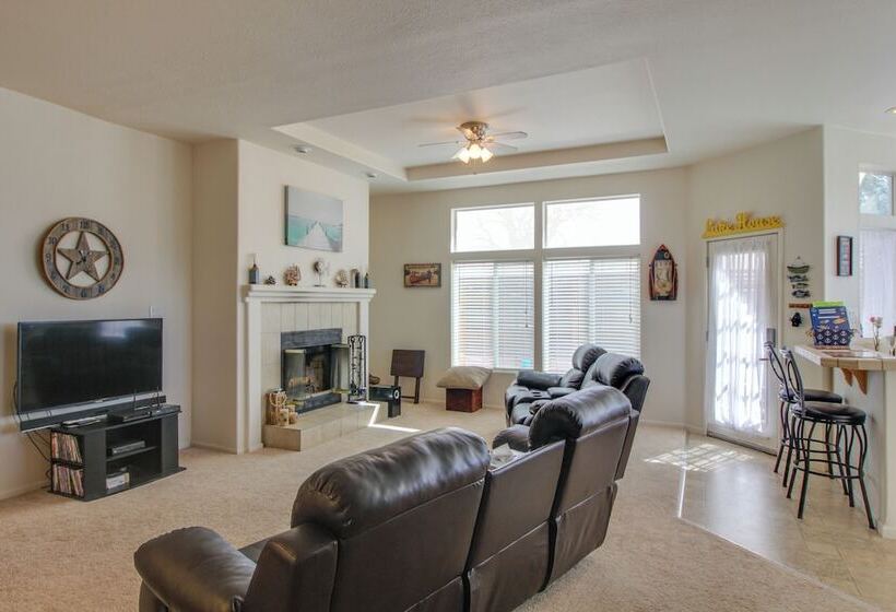 Clearlake Oaks Home W/ Game Room, Dock & Deck