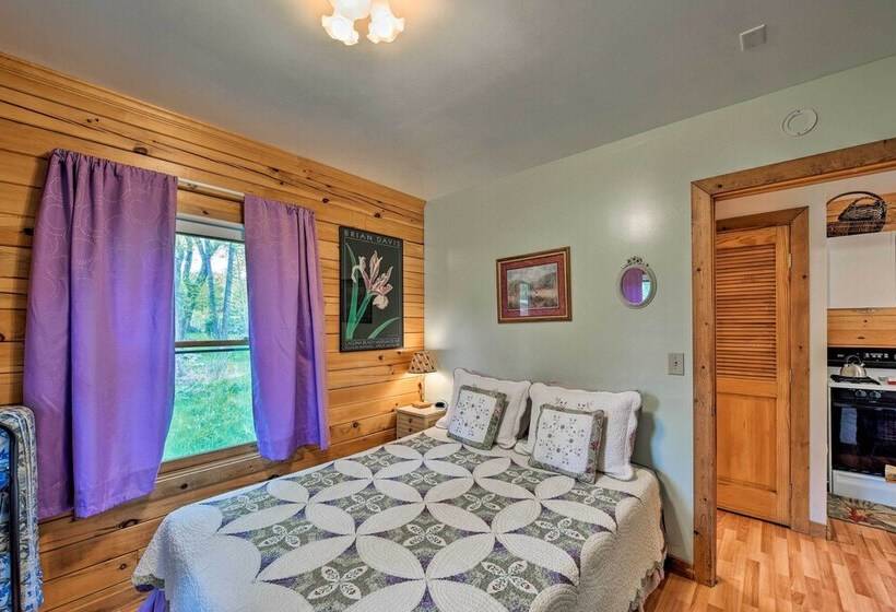 Cozy Colorado Cabin W/ Deck, Grill & River Access!