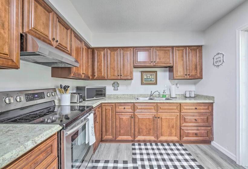 Cozy Home, ~ 8 Mi To World Equestrian Center