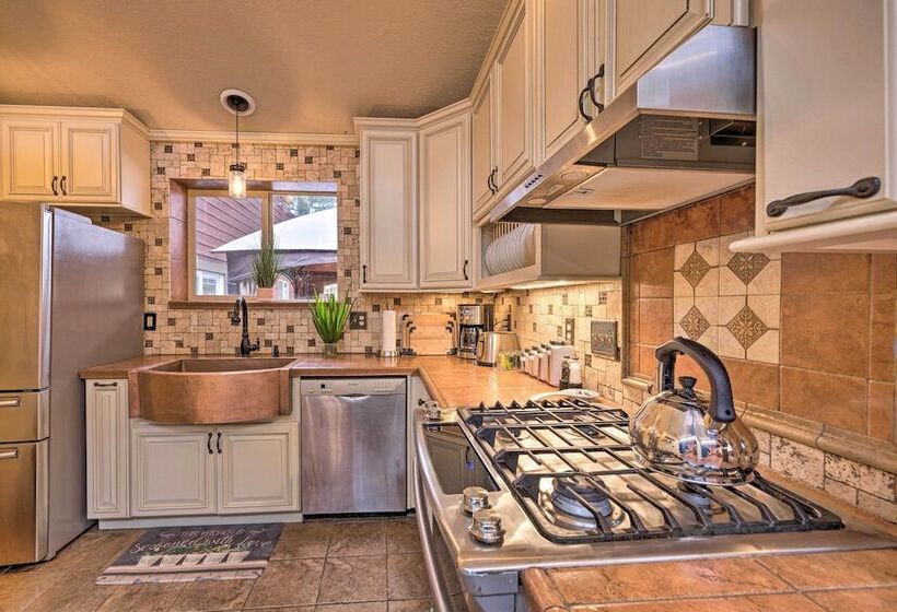 Cozy Home W/ Hot Tub   11 Mi To Rainbow Falls