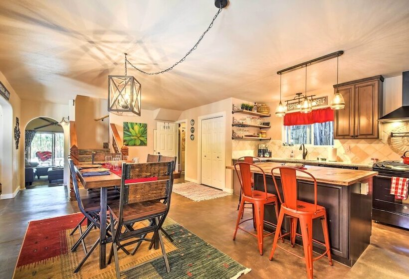 Cozy Home W/ Media Room: Short Walk To Taos Plaza!