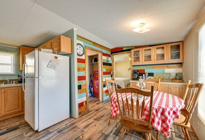 Cozy Kentucky Retreat W/ Deck, Grill & Fire Pit!