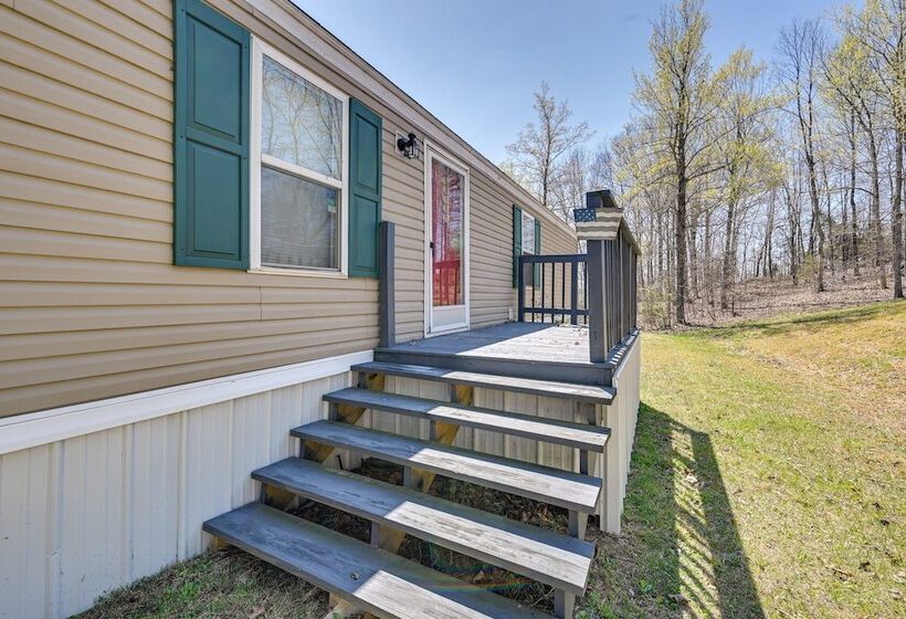 Cozy Kentucky Retreat W/ Deck, Grill & Fire Pit!