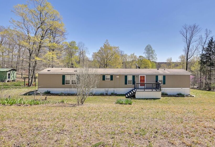 Cozy Kentucky Retreat W/ Deck, Grill & Fire Pit!