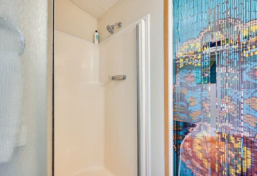 Cozy Kentucky Retreat W/ Deck, Grill & Fire Pit!