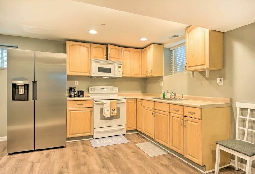 Cozy Lakeside Maryland Home 12 Mi To Dtwn!