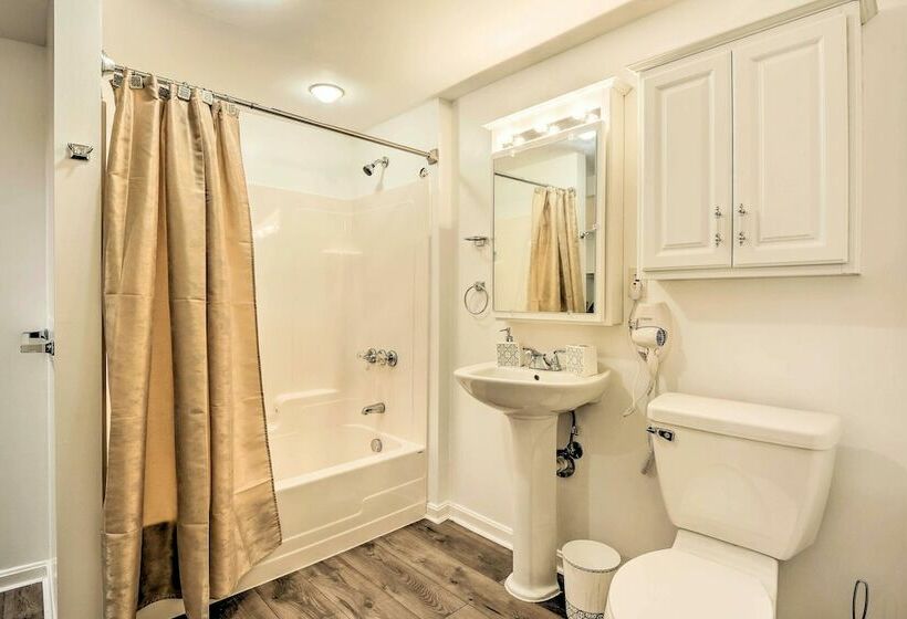 Cozy Lakeside Maryland Home 12 Mi To Dtwn!