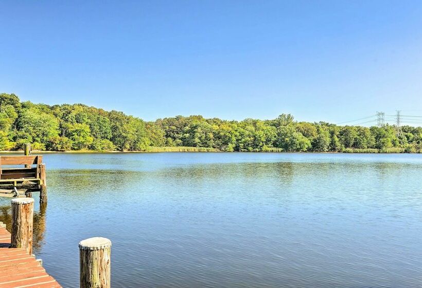 Cozy Lakeside Maryland Home 12 Mi To Dtwn!