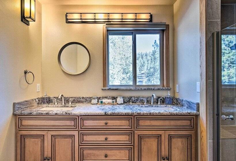 Cozy Mountain Escape: Pet Friendly Bailey Cabin