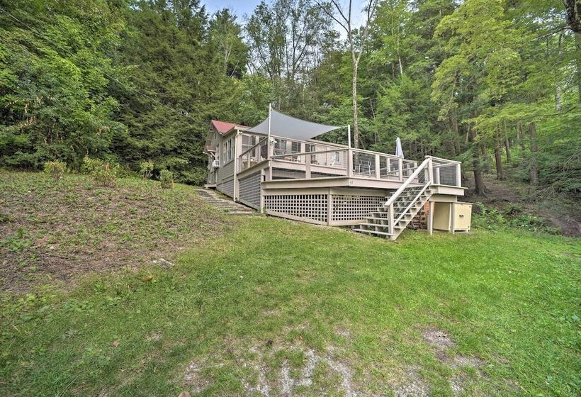 Cozy Stockbridge Cabin   Walk To Beach & Lake!