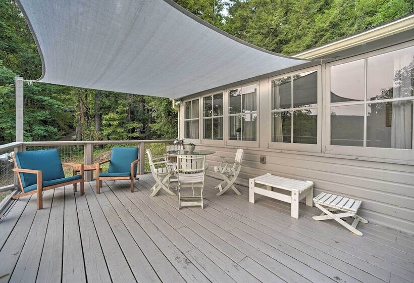 Cozy Stockbridge Cabin   Walk To Beach & Lake!