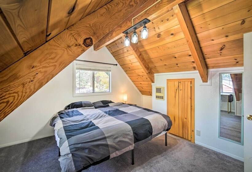 3 Mi To Lake: Sugarloaf Cabin W/ Deck & Yard