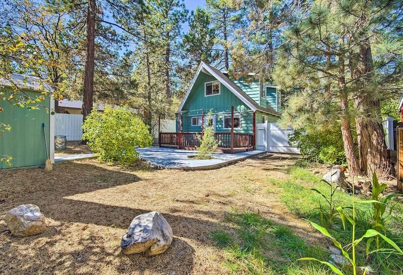 3 Mi To Lake: Sugarloaf Cabin W/ Deck & Yard