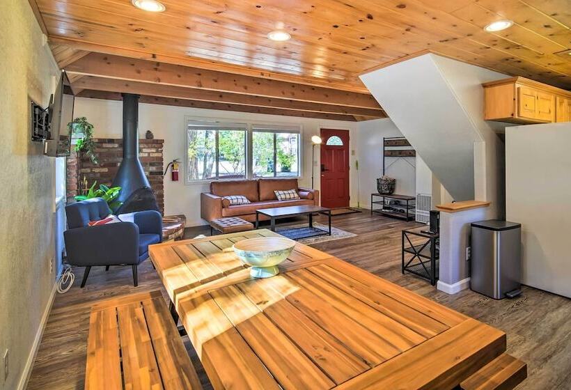 3 Mi To Lake: Sugarloaf Cabin W/ Deck & Yard