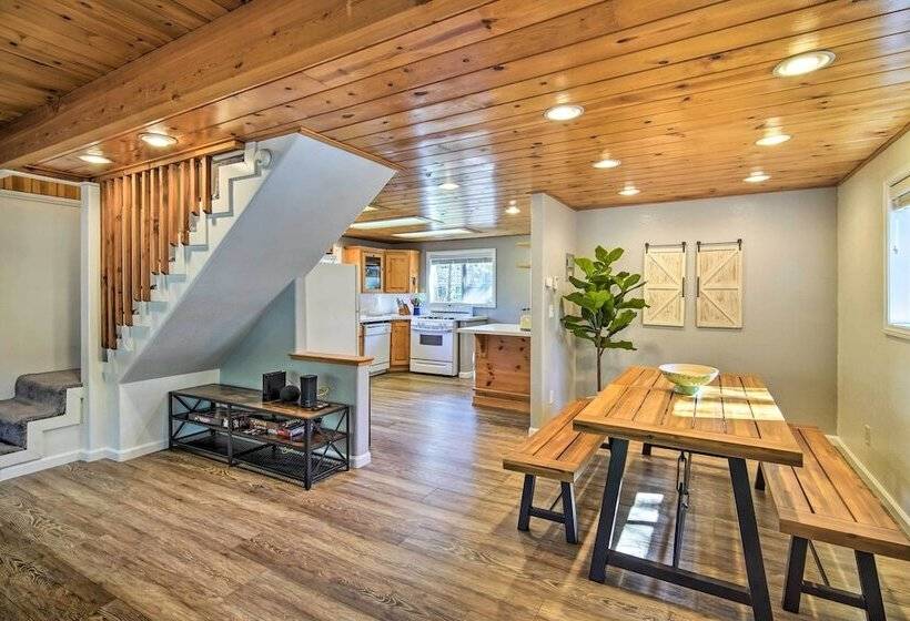 3 Mi To Lake: Sugarloaf Cabin W/ Deck & Yard