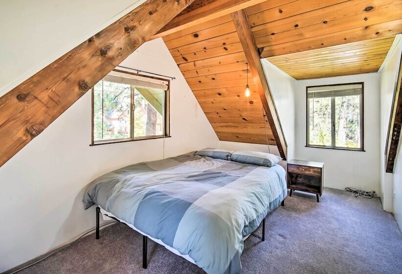 3 Mi To Lake: Sugarloaf Cabin W/ Deck & Yard