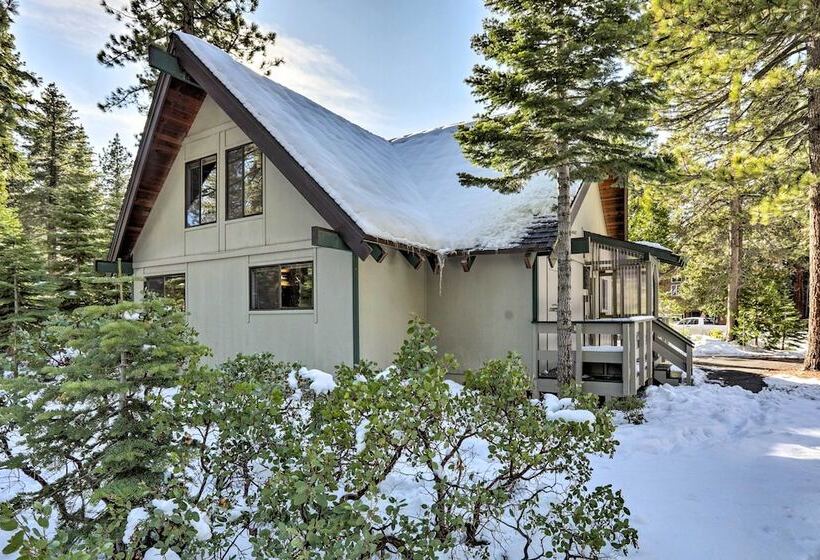 Cozy Tahoe City Home Near Famous Ski Resorts!
