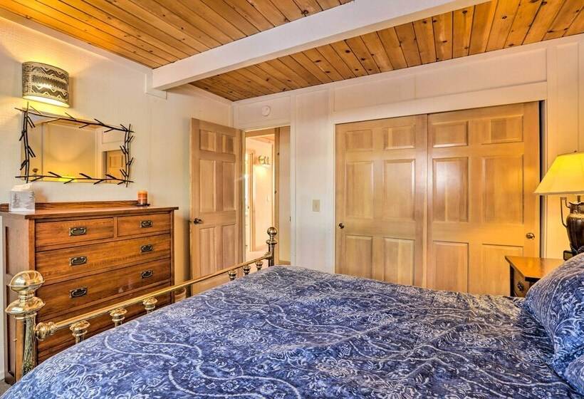 Cozy Tahoe City Home Near Famous Ski Resorts!