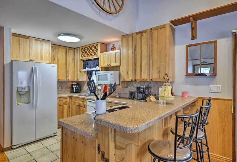 Cozy Tobyhanna Home W/ Community Amenities!