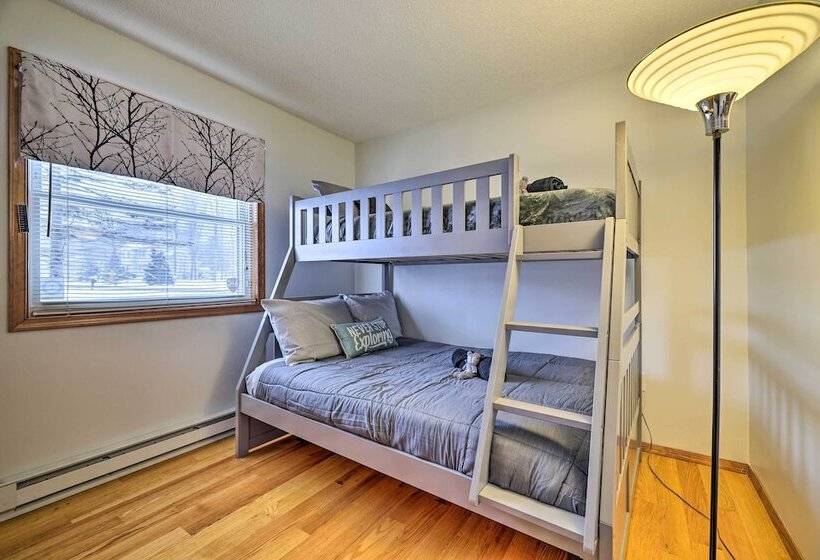 Cozy Tobyhanna Home W/ Community Amenities!