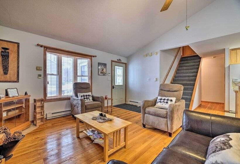 Cozy Tobyhanna Home W/ Community Amenities!