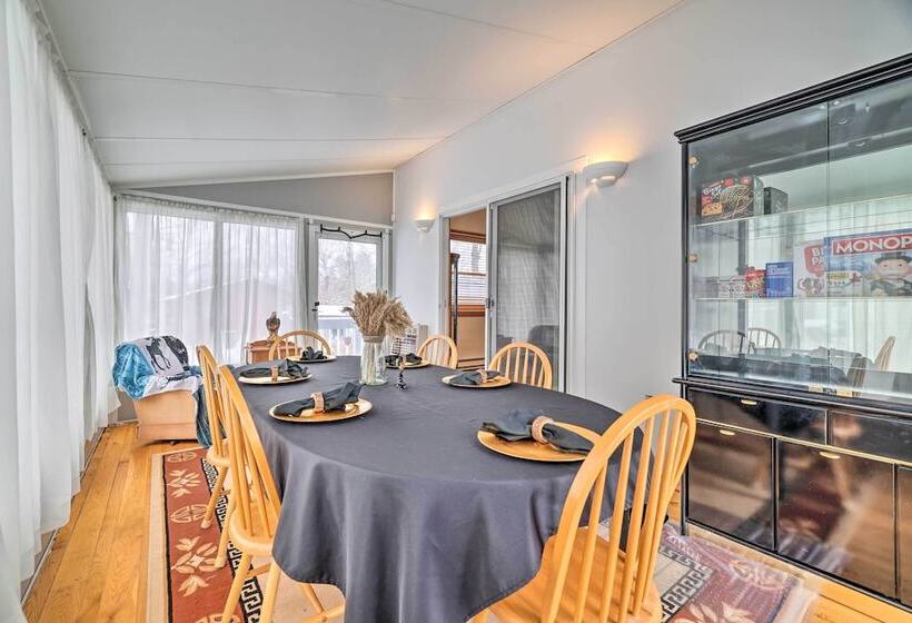 Cozy Tobyhanna Home W/ Community Amenities!