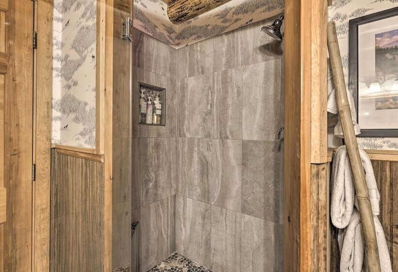 Breckenridge Cabin W/ Hot Tub: Ski & Hike!